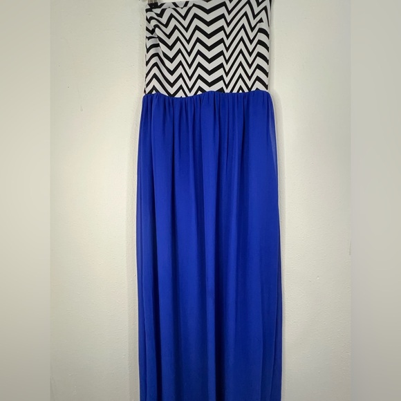 Sweet Storm Chevron Maxi Dress Small Strapless Blue Flowy 47β - Picture 3 of 16